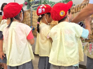 飾り付けの様子(大町不二幼稚園)写真1