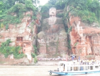 楽山大仏（世界遺産）：近代以前に作られたものでは世界最大の画像