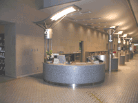 図書館の案内カウンター(写真画像)