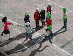 写真：外遊びの様子の画像2