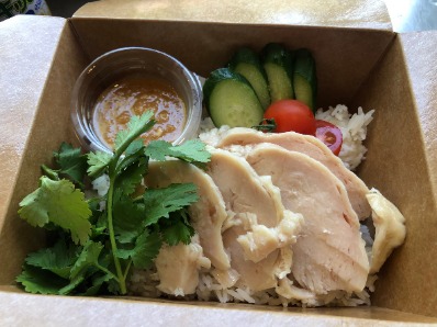 写真：売店で販売される食品の一例