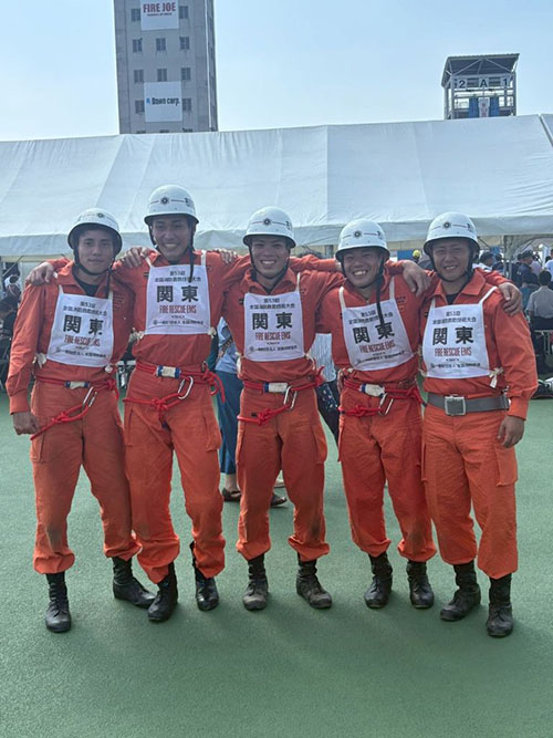 写真：第53回全国消防救助技術大会のチーム集合写真3