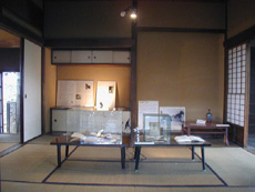 紫烟草舎内部展示の画像