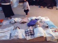 ぬいぐるみのお昼寝とおうちの人とバイバイ写真