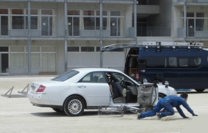 ドア開放による事故再現の画像