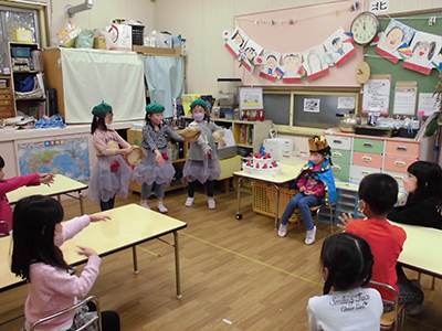 年長さんによるお誕生日隊の画像