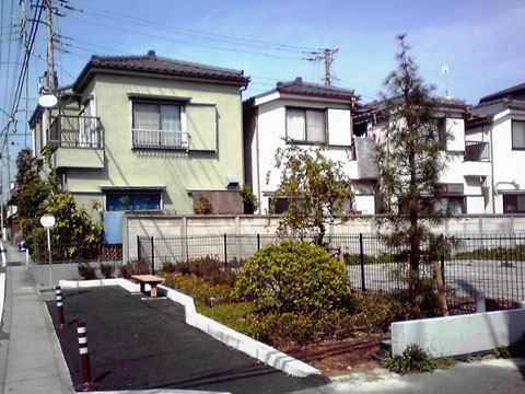 写真:元浅子神輿店舗前の植栽