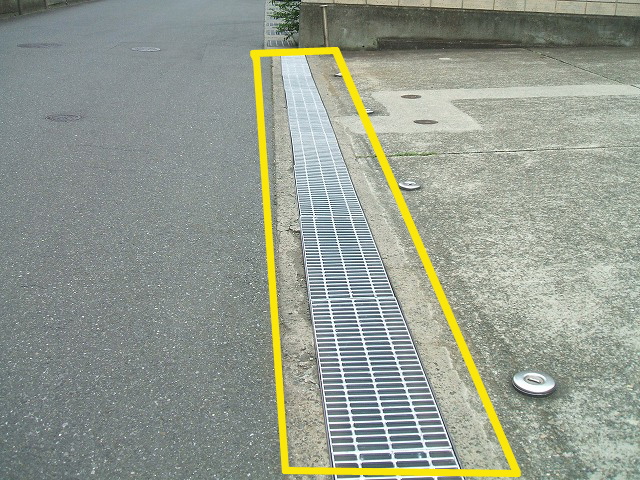 ［復旧後の鋼製の道路蓋（格子状）］の画像