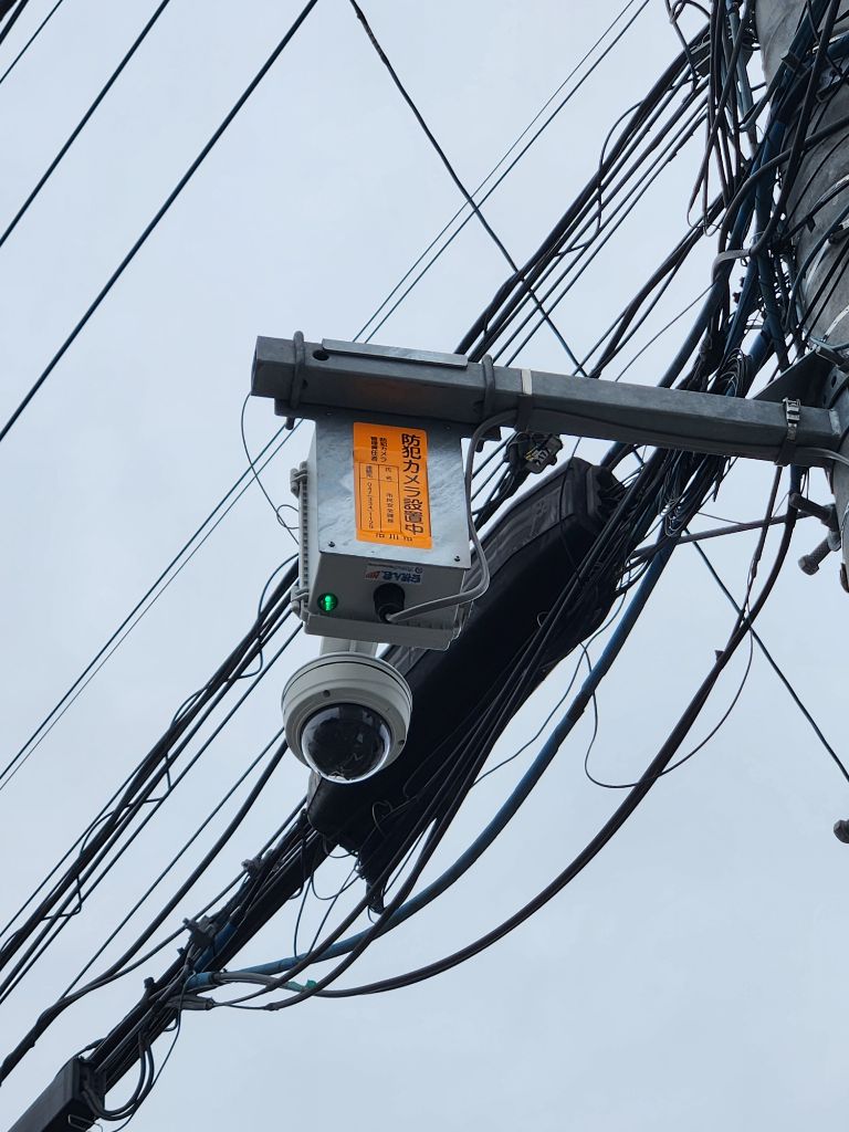 設置された街頭防犯カメラ(拡大写真)の画像