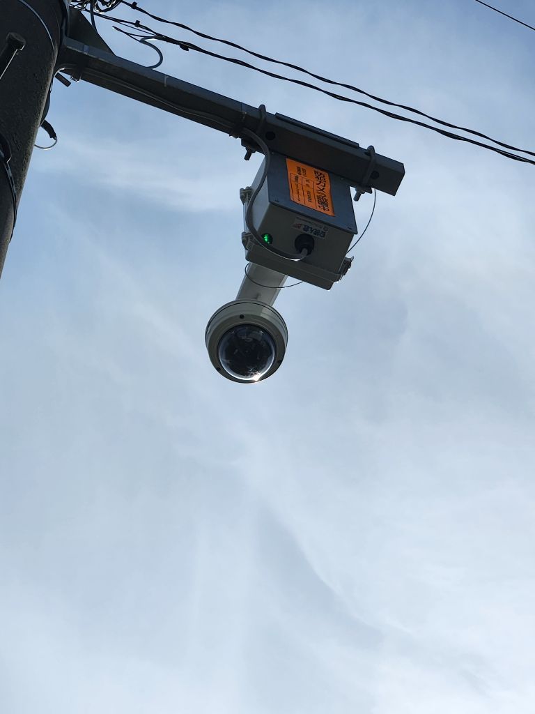 設置された街頭防犯カメラ(拡大写真)の画像