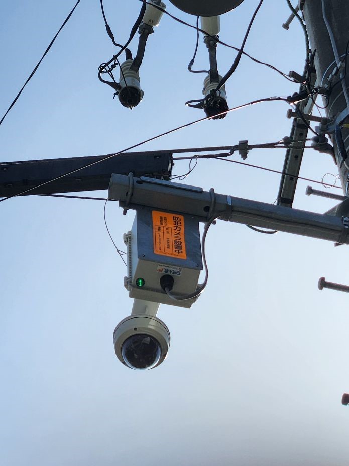 設置された街頭防犯カメラ(拡大写真)の画像