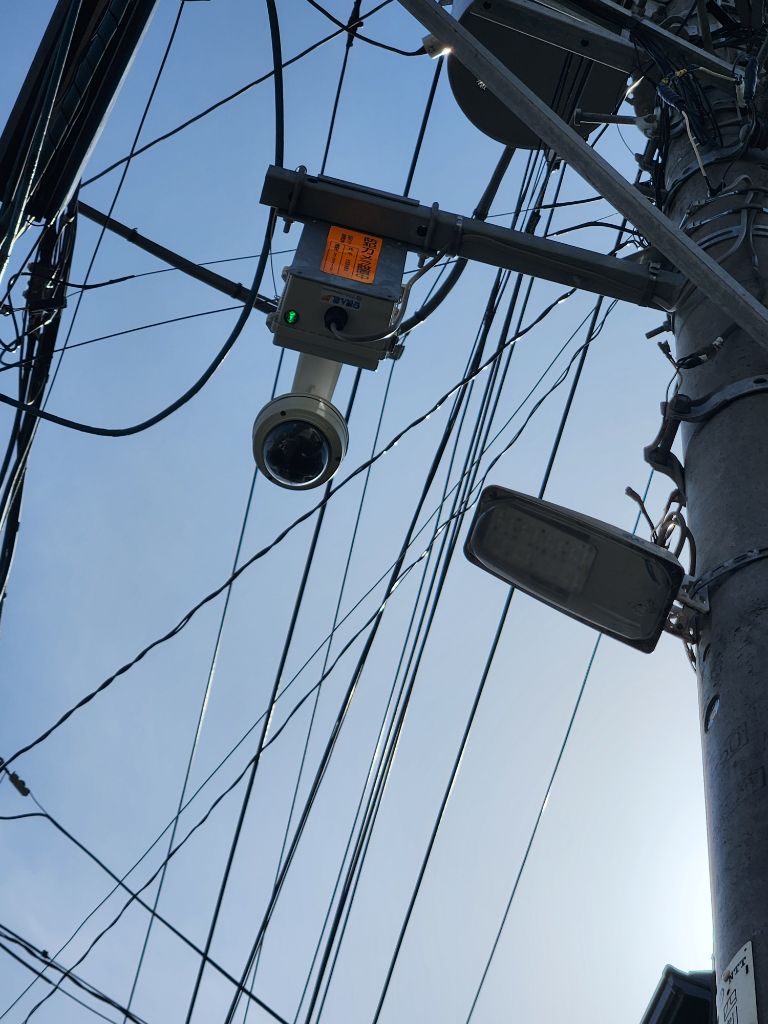 設置された街頭防犯カメラ(拡大写真)の画像