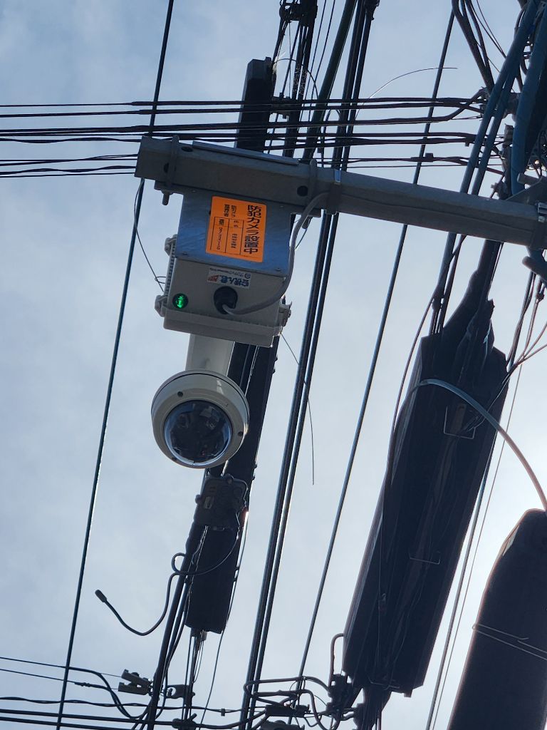 設置された街頭防犯カメラ(拡大写真)の画像