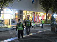 写真：街頭犯罪防止キャンペーンの活動の様子の画像3