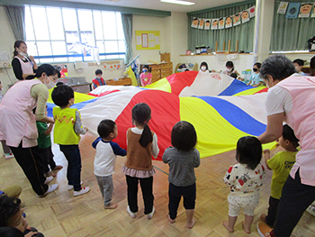 異年齢交流の様子の画像