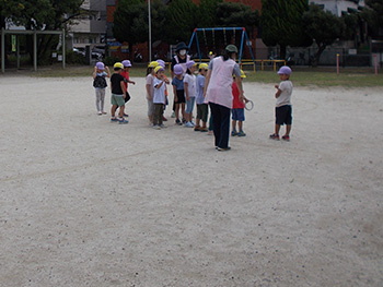 胡録神社へお散歩の様子の画像