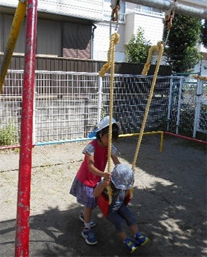 ブランコの画像