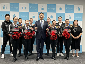 2025 ICU 世界ジュニアチアリーディング選手権大会第1 位のチアダンスチーム　★SHINING★PLANETS★　表敬訪問の画像