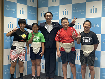 わんぱく相撲　全国大会出場チーム　表敬訪問の画像