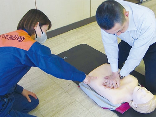 画像：救命講習の様子
