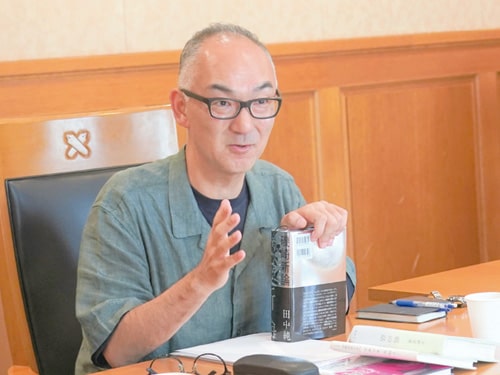 顔画像：安藤礼二