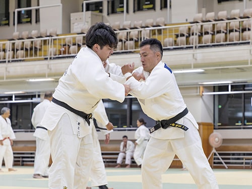 顔画像：吉良（きら） 暁生（あきお）