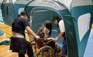 避難所での訓練の画像