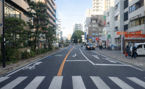  自転車ピクトグラムなどの路面標示を整備した市道1282号の写真その３