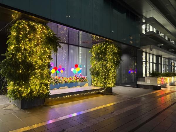 第1庁舎前のイルミネーションの画像