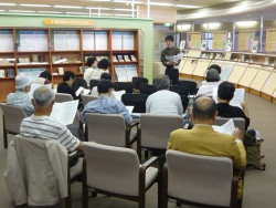 ギャラリートークの様子の画像1