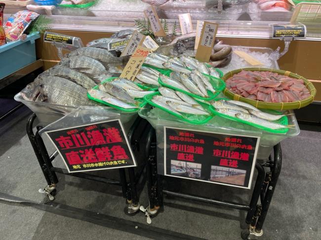 販売の様子の写真