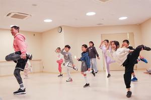 ヒップホップダンスを楽しむこどもたち