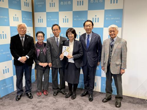 市川市高齢者クラブ連合会 歳末助け合い募金贈呈式の画像