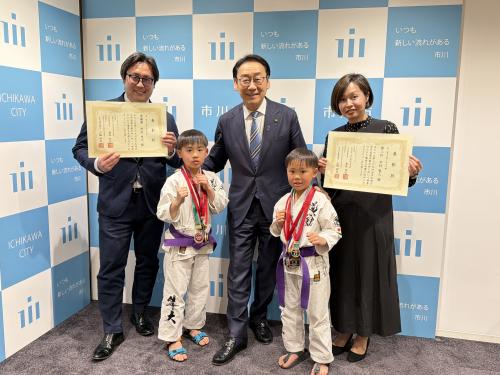千葉県硬式空手道選手権大会 優勝など 中村賢人選手・隼大選手(空手道)表敬訪問の画像