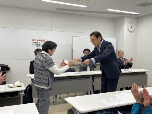 市川市菊華会 秋季総会(菊花展 賞状授与)の画像