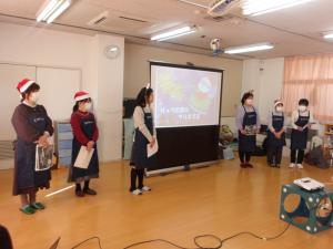 保育園での環境紙芝居読み聞かせの様子の写真