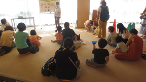 写真:夏のおたのしみ会の様子 写真:夏のおたのしみ会