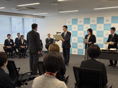 退職等辞令交付及び感謝状贈呈式の画像