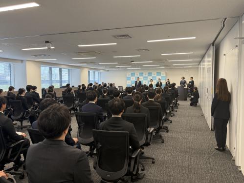 異動・昇任・新規採用職員等辞令交付式の画像