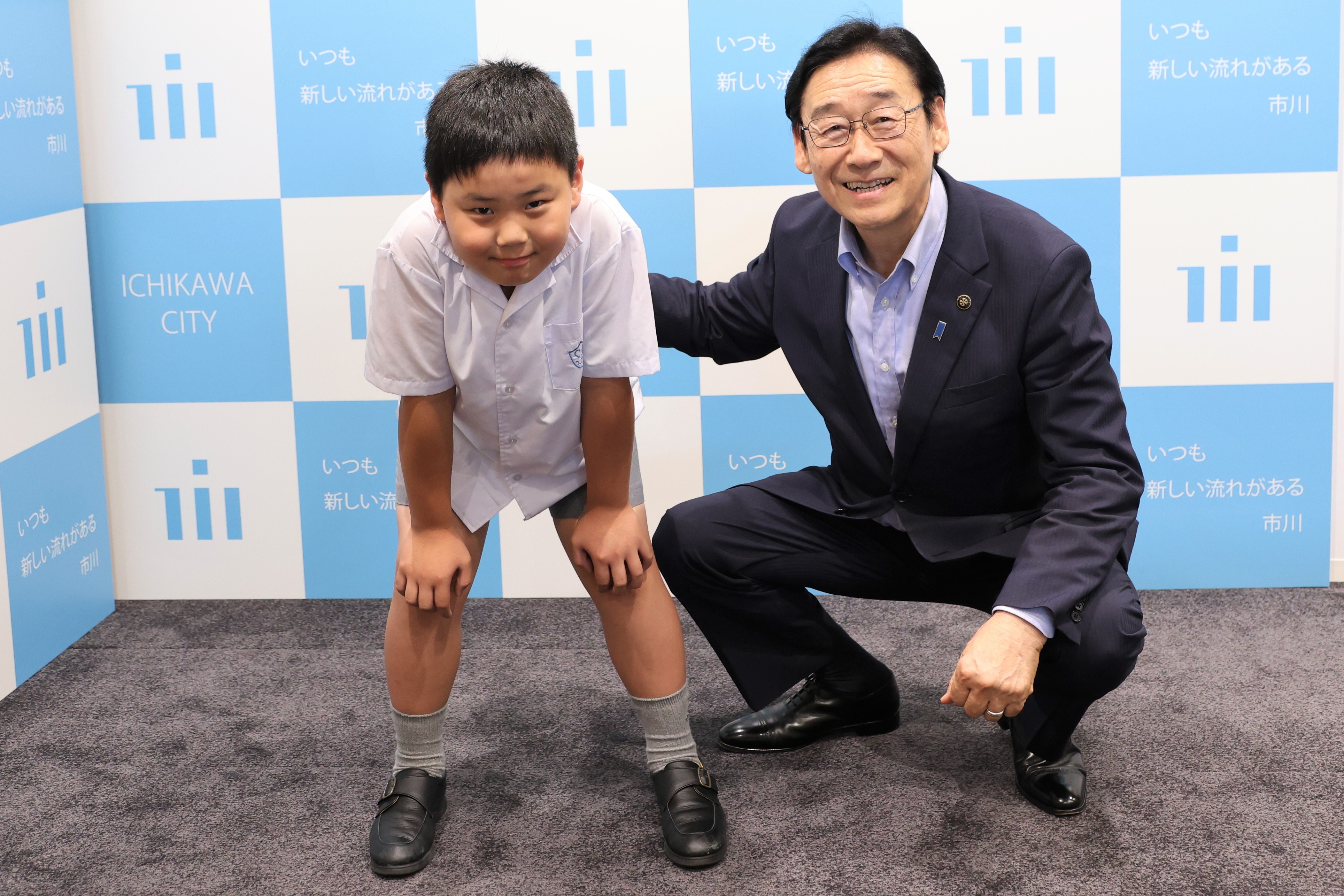 写真:市川行徳相撲クラブの伊藤選手と田中市長