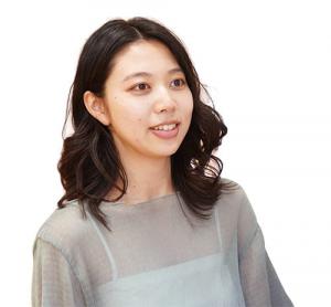 2歳のお子さんを在宅育児中の石川さんの写真