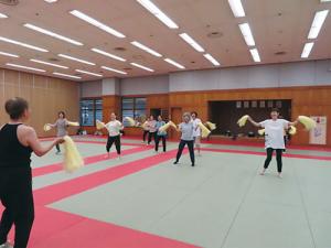 画像：市川スポーツガーデン塩浜（リズムストレッチ）