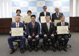 感謝状贈呈後の様子の画像