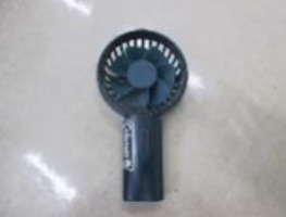 写真:混入していた手持ち扇風機