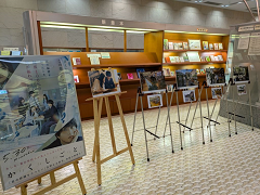 写真：写真パネル展示の様子