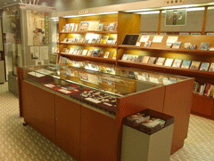 ガラスケース 考古博物館展示