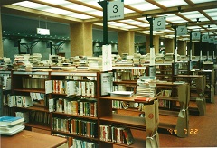 写真:書架本入れ画像