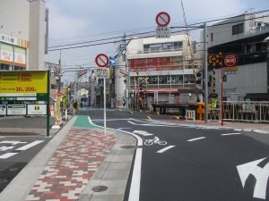 八幡3丁目19番～20番地先(京成本線菅野第5号踏切)の施工後の写真