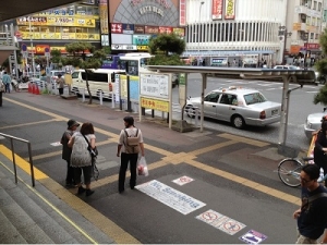 八幡2丁目15～17番地先(JR本八幡駅北口駅前広場)の施工前の写真