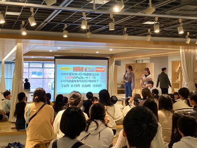 写真:学生による環境の話